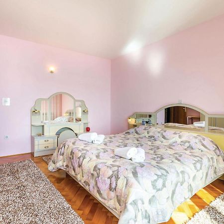 2 Bedroom Lovely Apartment In Lovran Exterior photo