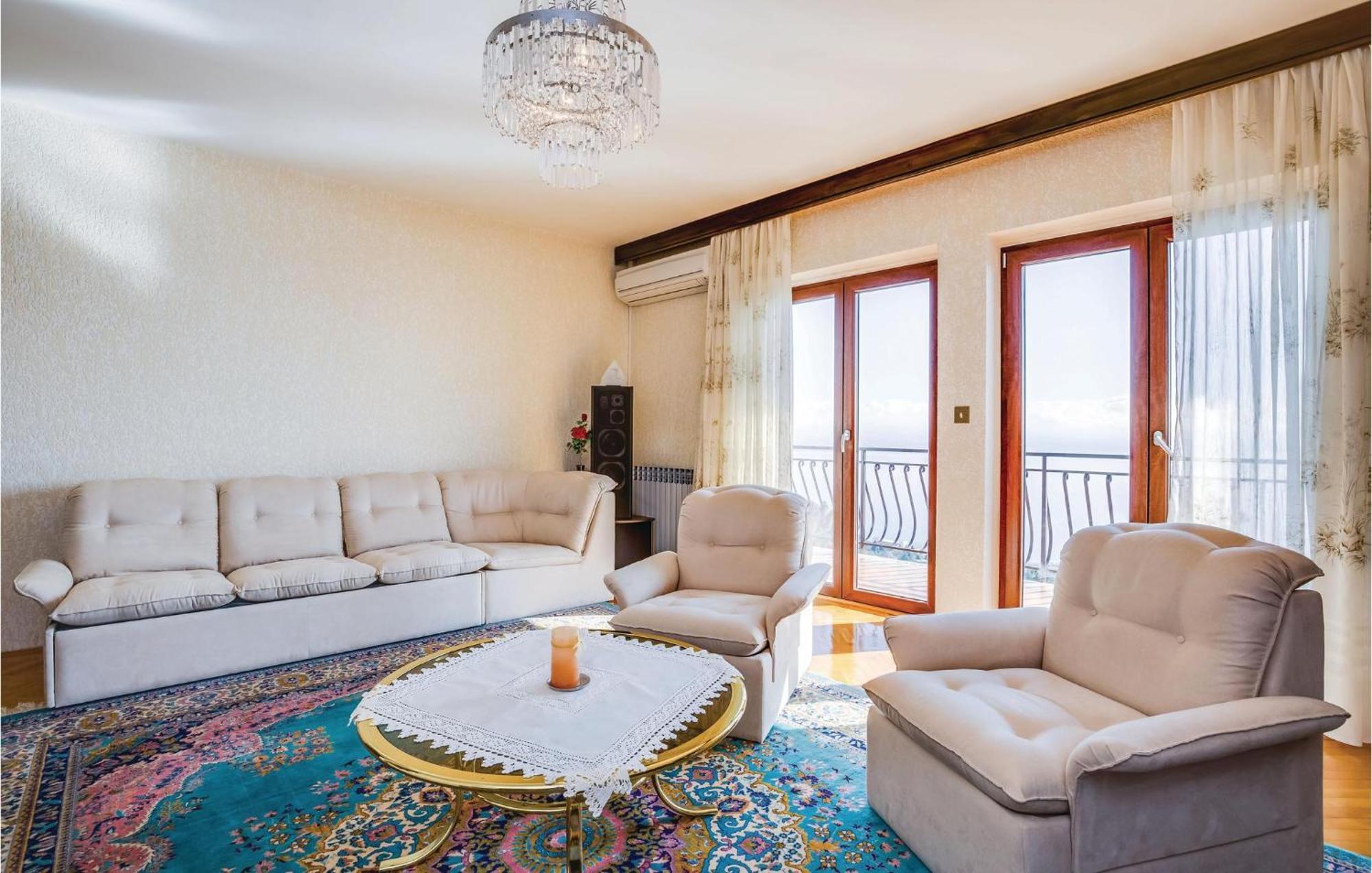 2 Bedroom Lovely Apartment In Lovran Exterior photo
