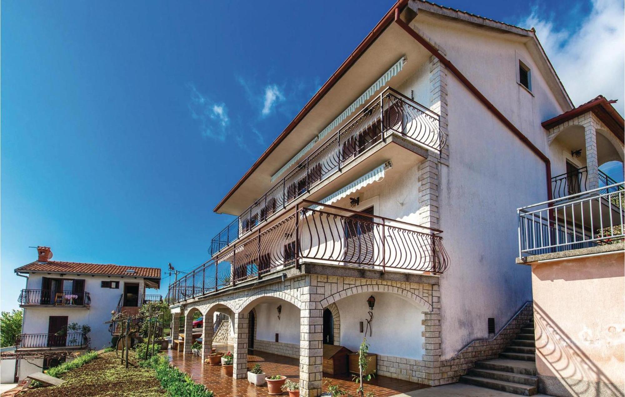 2 Bedroom Lovely Apartment In Lovran Exterior photo