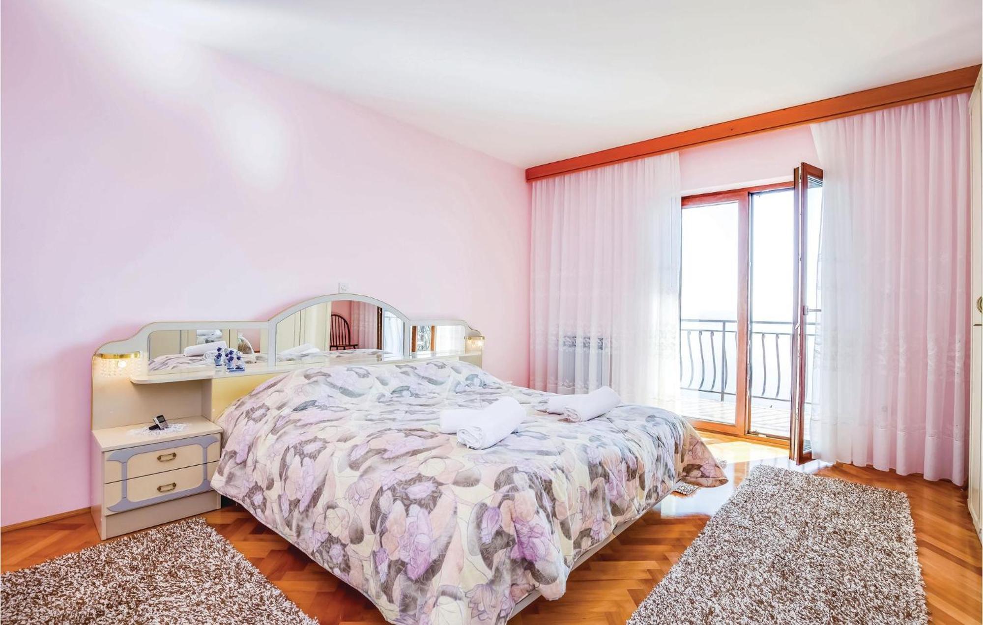 2 Bedroom Lovely Apartment In Lovran Exterior photo